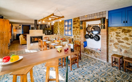 A large open plan kitchen / dining and living area